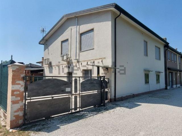 Casa in vendita a Campo San Martino, Veneto