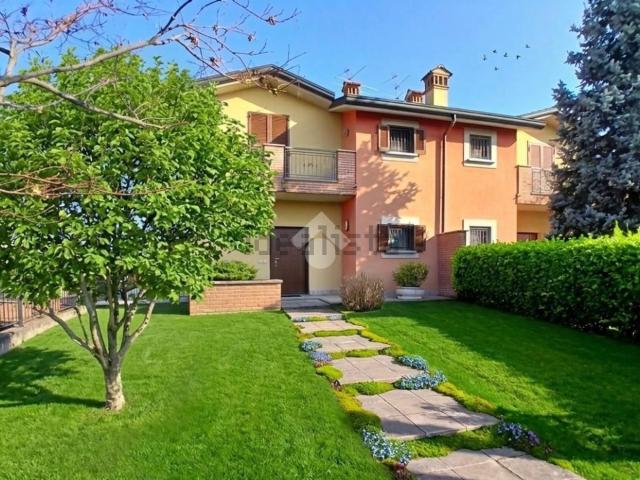 Casa in vendita a Cassano D'adda, Lombardia
