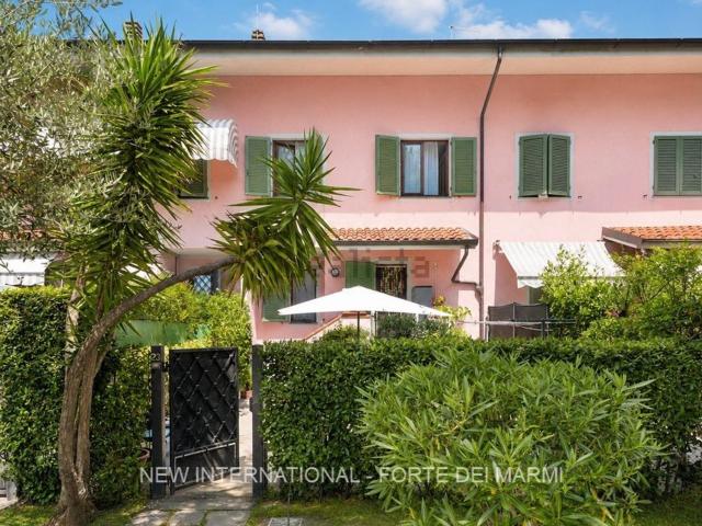 Casa in vendita a Vittoria Apuana, Forte Dei Marmi
