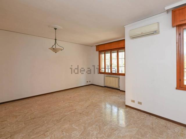 Casa in vendita a Centro Storico, Modena