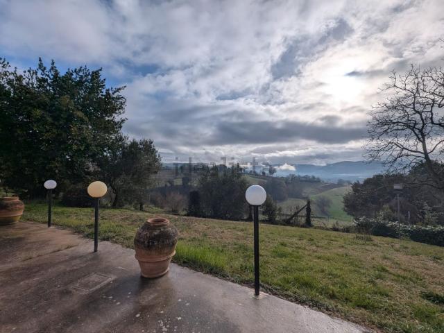 Casa in vendita a Deruta, Umbria