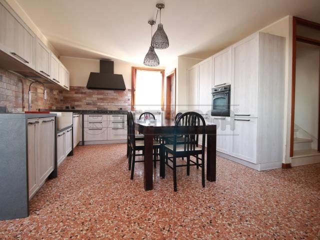 Casa in vendita a Gambellara, Veneto
