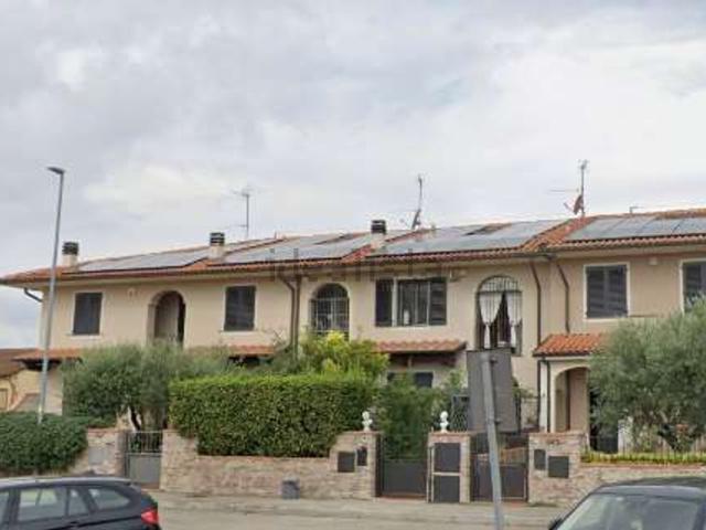 Casa in vendita a Agliana, Toscana