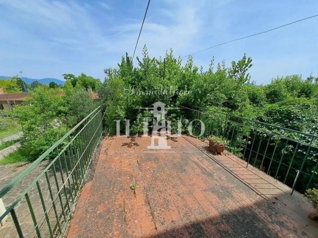 Casa in vendita a Campi Bisenzio, Toscana