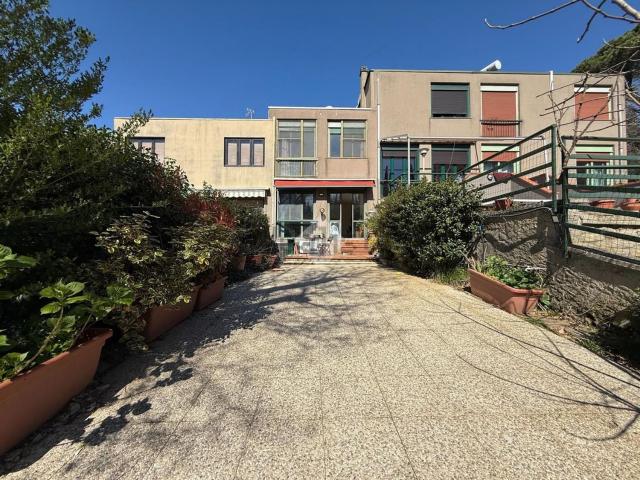 Casa in vendita a Palazzo Del Pero, Toscana