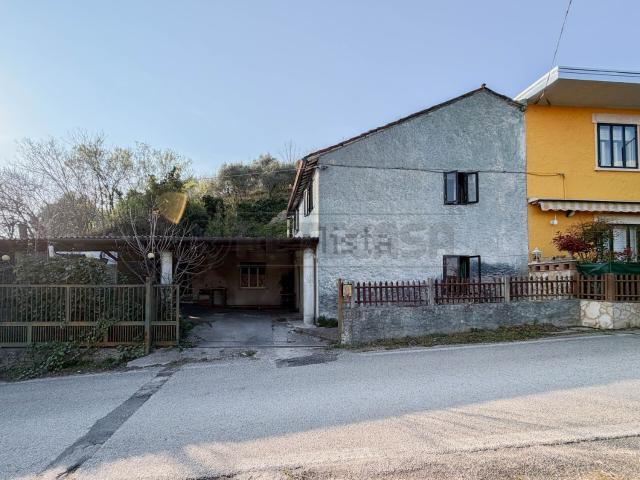 Casa in vendita a Val Liona, Veneto