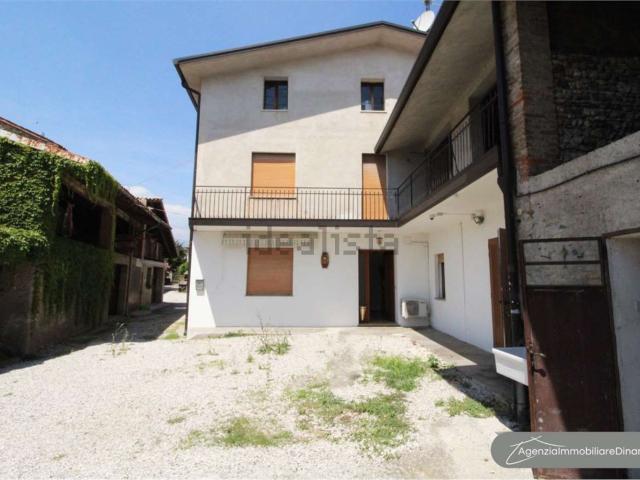 Casa in vendita a Valdobbiadene, Veneto