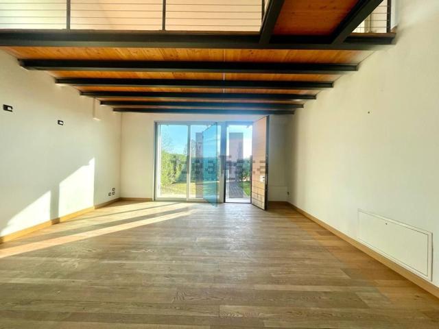Casa in vendita a Zona Est, Brescia