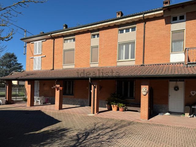 Casa in vendita a Mezzanino, Lombardia