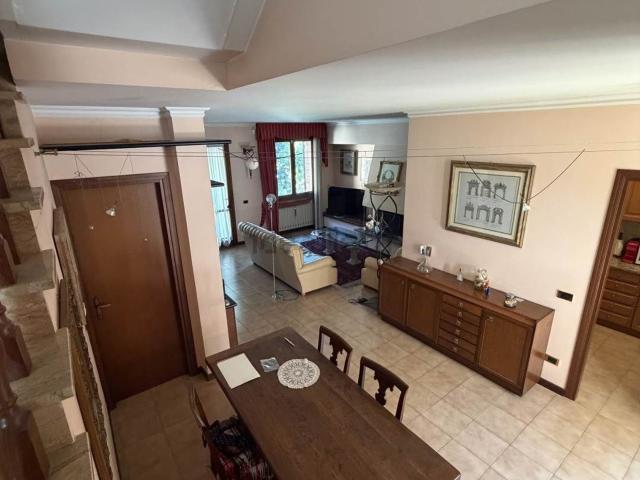 Casa in vendita a Buon Pastore-Sant'Agnese-San Damaso, Modena