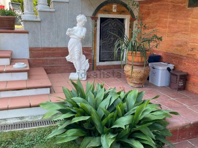 Casa in vendita a Bonascola, Carrara