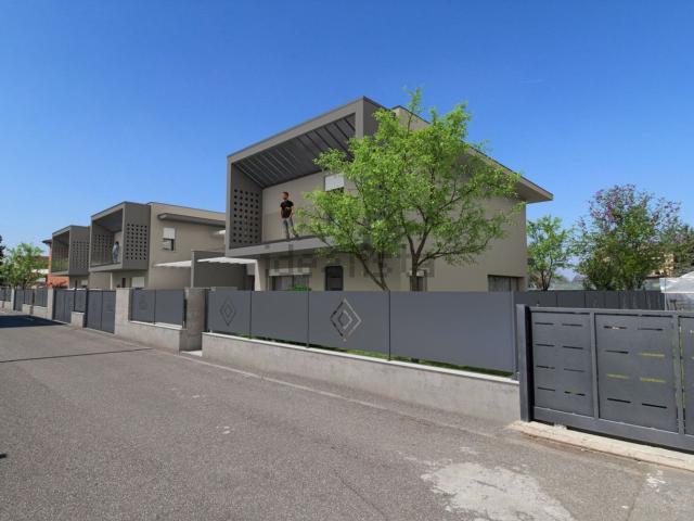 Casa in vendita a Sud, Brenzone