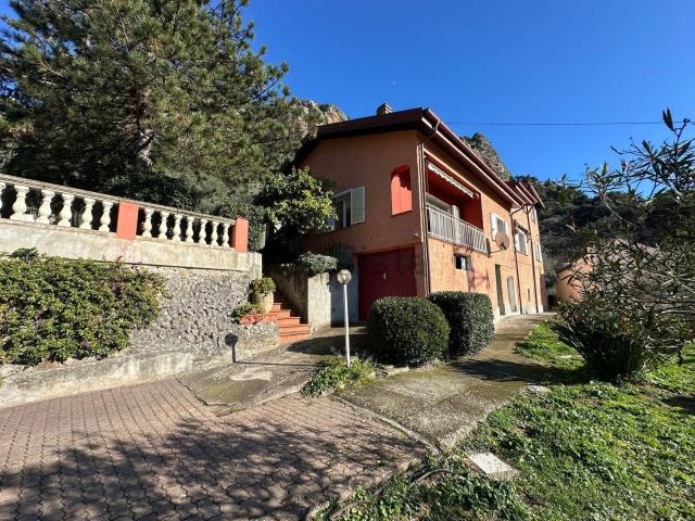 Casa in vendita a Ventimiglia, Liguria