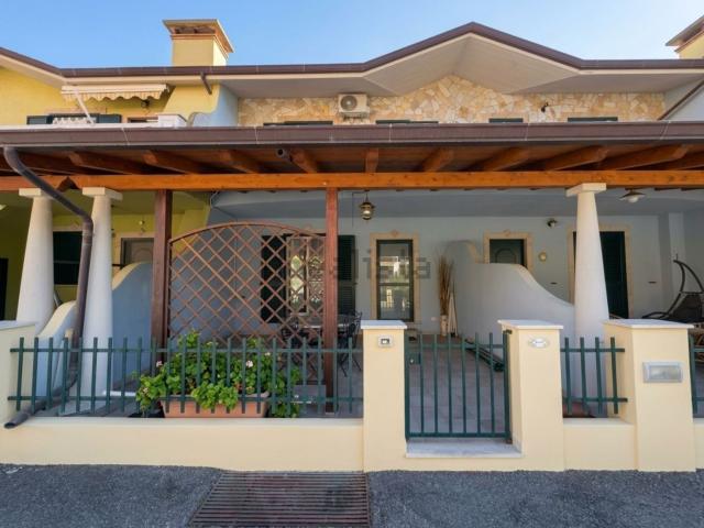 Casa in vendita a Oliveri, Sicilia