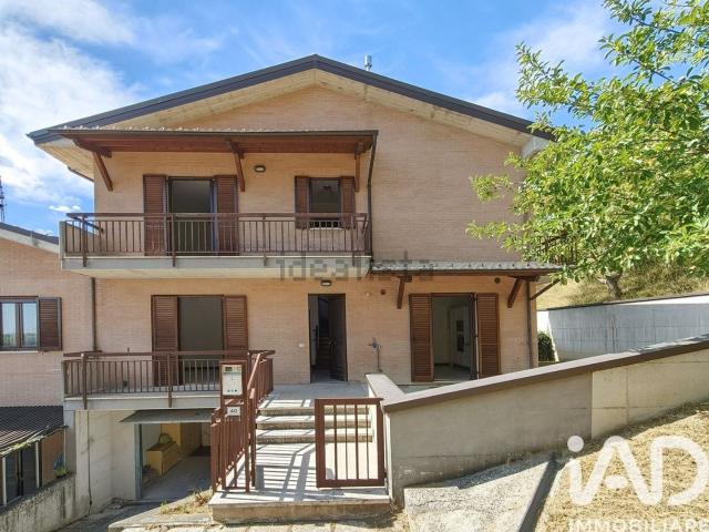 Casa in vendita a Romani, Sarnano