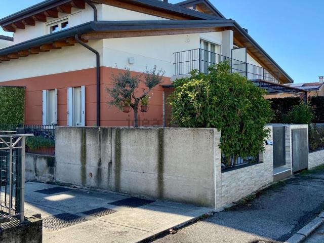 Casa in vendita a Dueville, Veneto