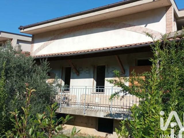 Casa in vendita a Collecorvino, Abruzzo