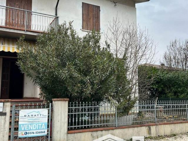 Casa in vendita a Pegognaga, Lombardia