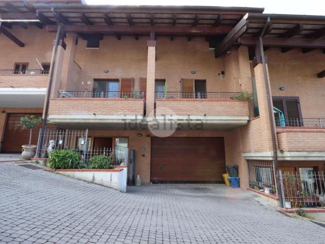 Casa in vendita a Zanni, Pescara