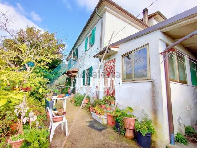 Casa in vendita a Montemagno, Calci