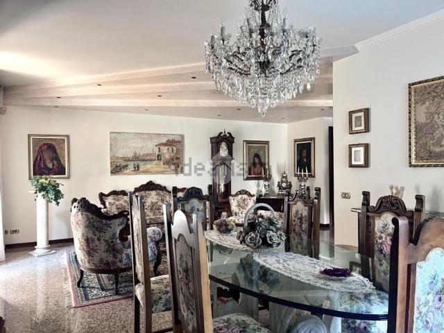 Casa in vendita a Seriate, Lombardia