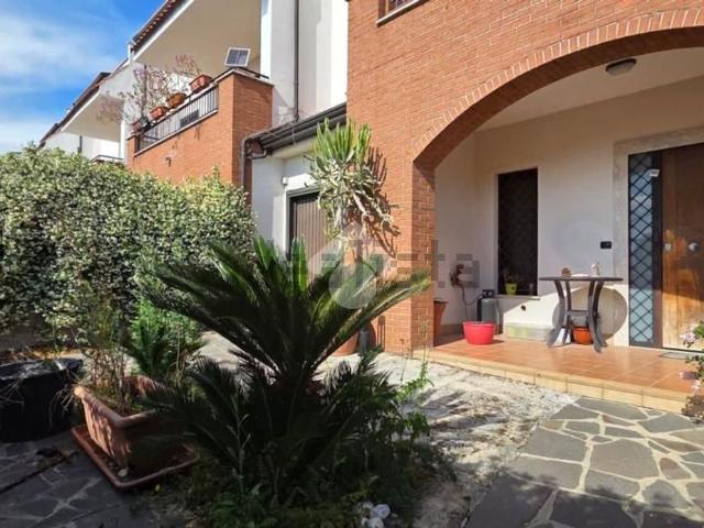 Casa in vendita a Villa Di Briano, Campania
