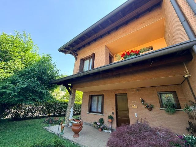 Casa in vendita a Meda, Lombardia