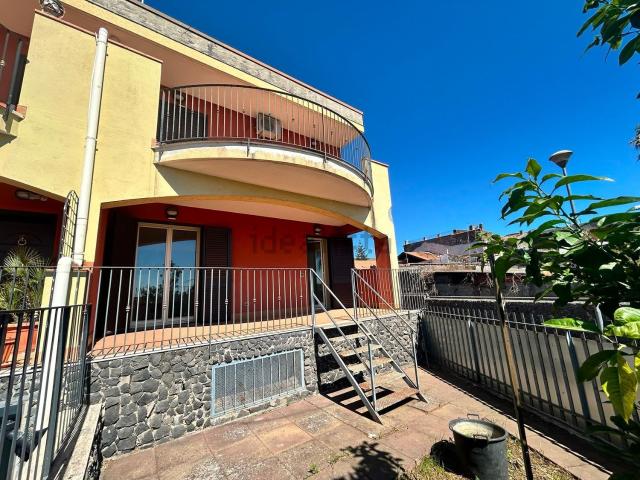 Casa in vendita a Giarre, Sicilia