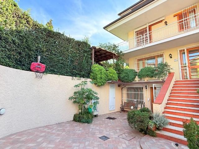 Casa in vendita a Montecatini Terme, Pistoia