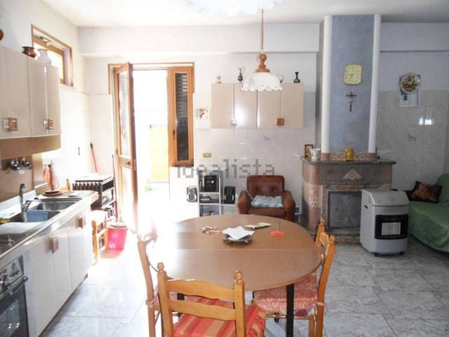 Casa in vendita a Castelfranci, Campania