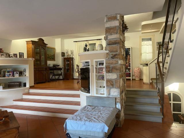 Casa in vendita a Tobbiana, Montale