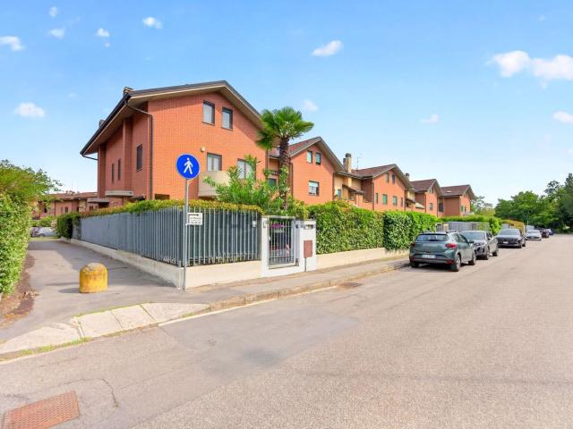 Casa in vendita a Ospiate, Bollate