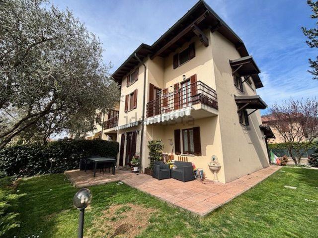 Casa in vendita a Comunità Montana del Piambello, Arcisate