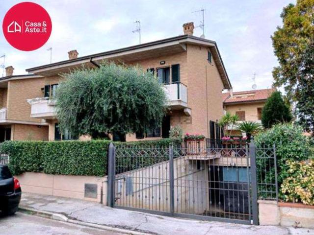 Casa in vendita a Marche, Macerata