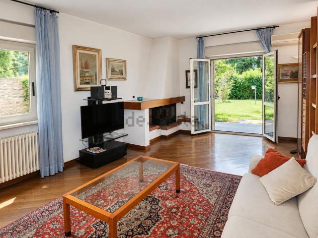Casa in vendita a Lomazzo di Sotto, Lomazzo