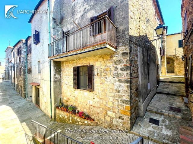 Casa in vendita a Larderello, Toscana