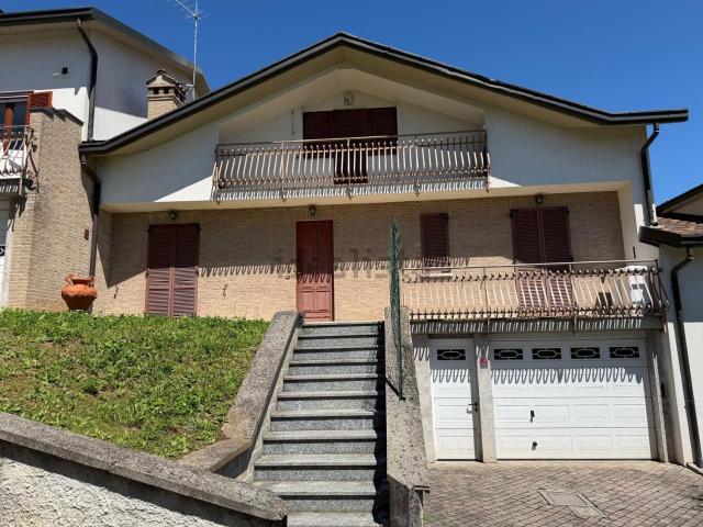 Casa in vendita a Usmate Velate, Lombardia