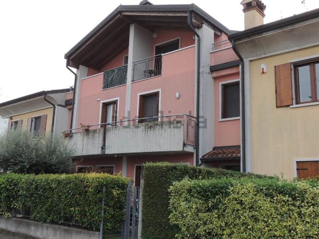 Casa in vendita a Siena, Villafranca di Verona