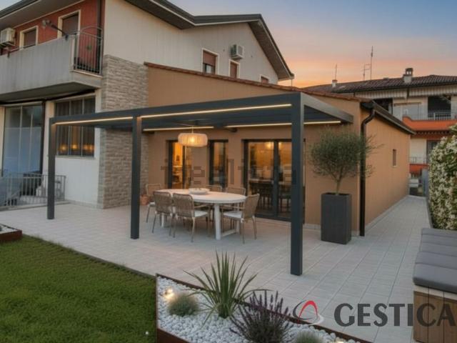 Casa in vendita a Montorso Vicentino, Veneto