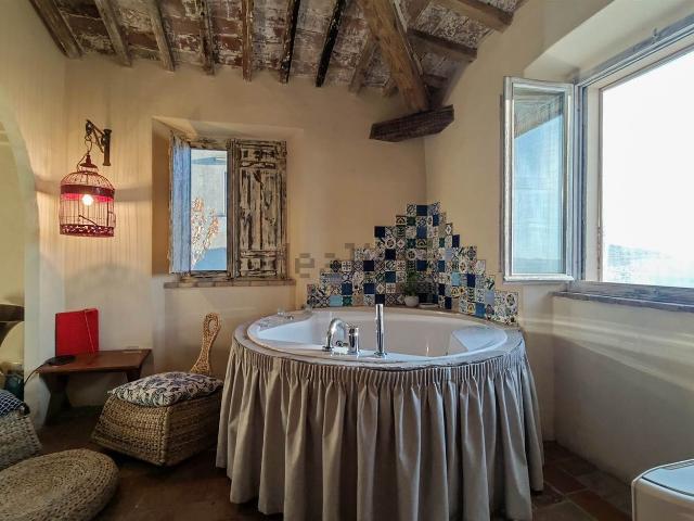 Casa in vendita a Volterra, Toscana