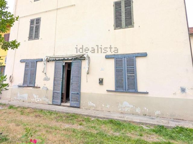 Casa in vendita a Castelmartini, Larciano