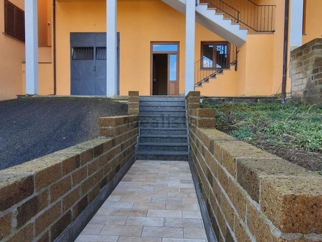 Casa in vendita a Valentano, Lazio