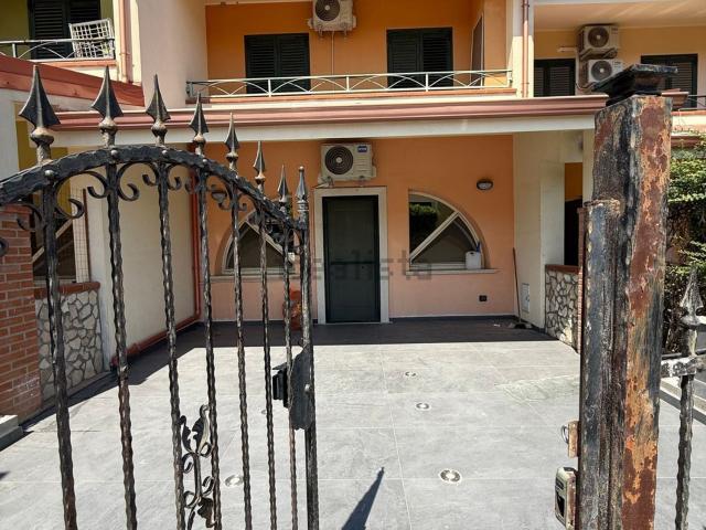 Casa in vendita a Calabria, Crotone