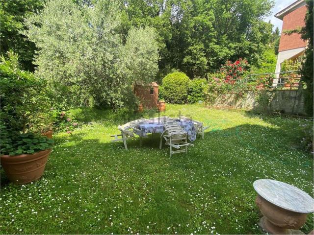 Casa in vendita a Prato, Toscana