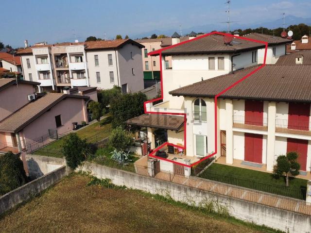 Casa in vendita a Pontoglio, Lombardia