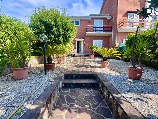 Casa in vendita a Acilia, Roma