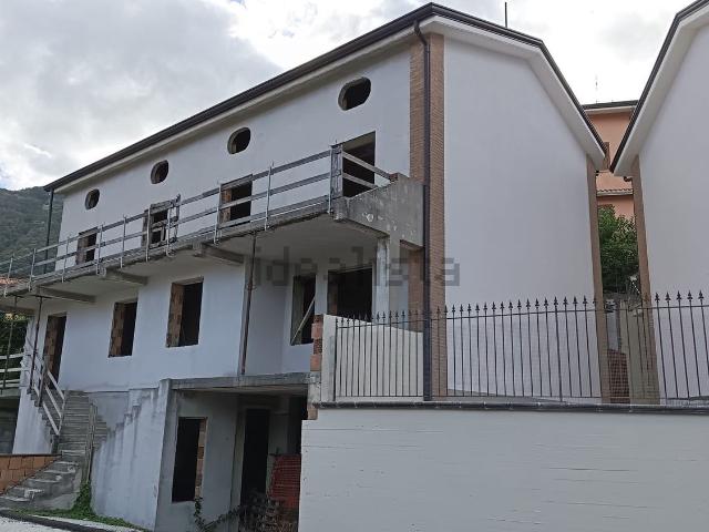 Casa in vendita a Ospedaletto d'Alpinolo, Avellino