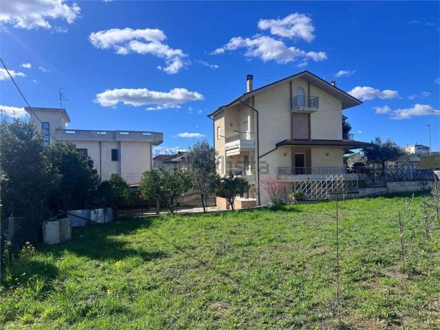 Casa in vendita a Ortona, Abruzzo