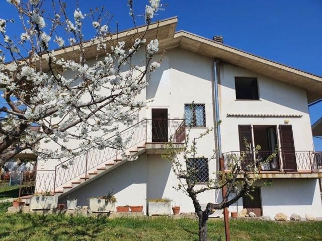 Casa in vendita a Civitella Casanova, Pescara