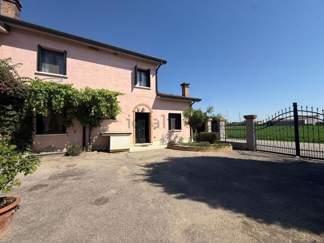 Casa in vendita a Villa Bartolomea, Veneto